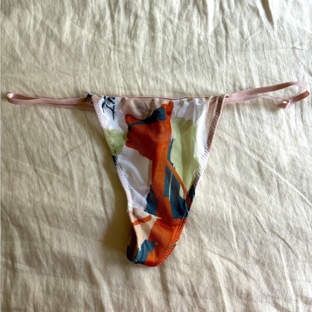 Inamorata thong, size medium, never worn